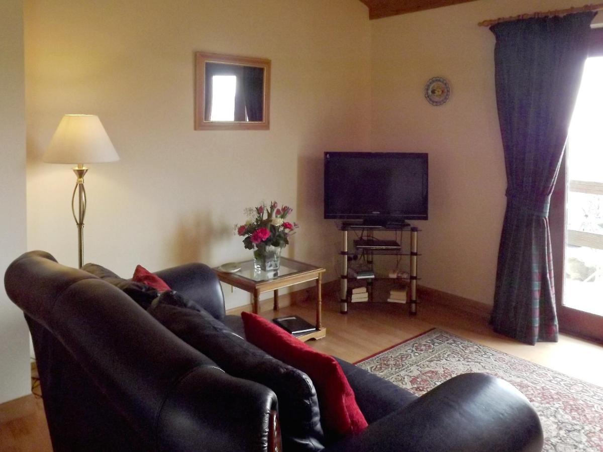 Ben Alder Lodge Milton of Campsie ภายนอก รูปภาพ