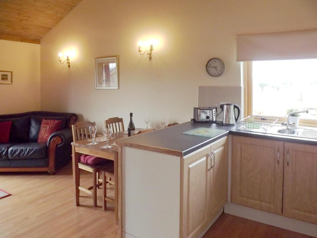 Ben Alder Lodge Milton of Campsie ภายนอก รูปภาพ